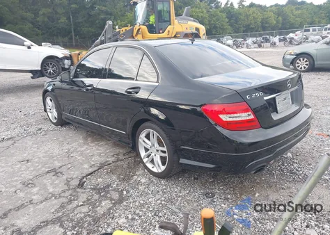 2013 Mercedes-Benz C 250 from USA, damaged, VIN WDDGF4HB5DR299647